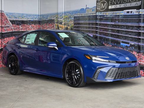 Used 2026 Toyota Camry SE FWD image 1