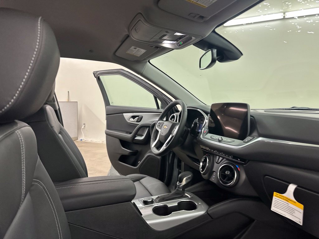 New 2026 Chevrolet Blazer LT w/ Midnight/Sport Edition AWD/4WD image 21