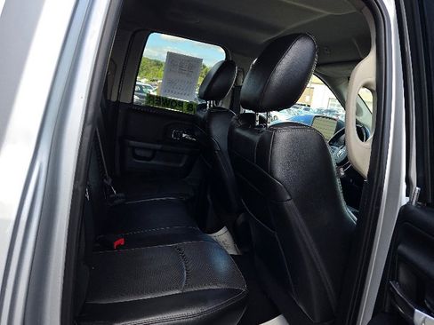 Used 2017 RAM 1500 Laramie image 13