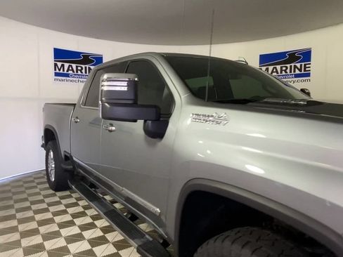 Used 2024 Chevrolet Silverado 2500 High Country w/ High Country Premium Package AWD/4WD image 4