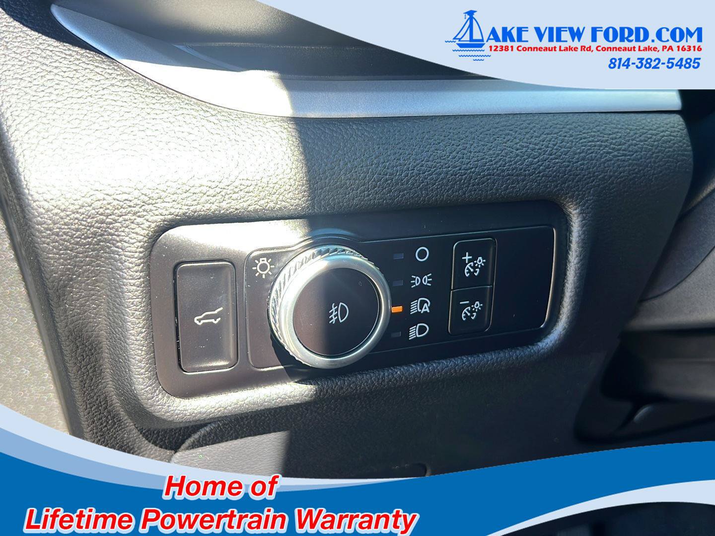 Used 2023 Ford Explorer XLT w/ Equipment Group 202A AWD/4WD image 25