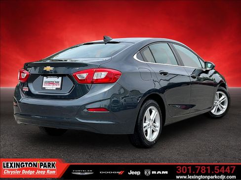 Used 2017 Chevrolet Cruze LT FWD image 5