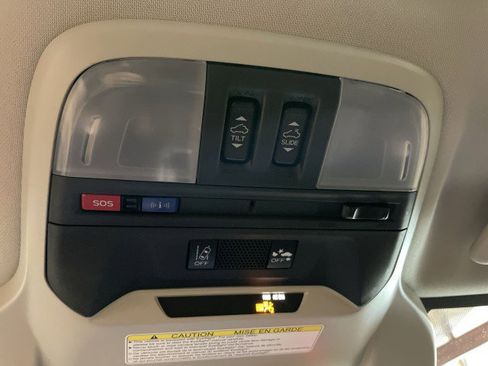 Used 2020 Subaru Crosstrek 2.0i Premium w/ Moonroof Package 2 image 32