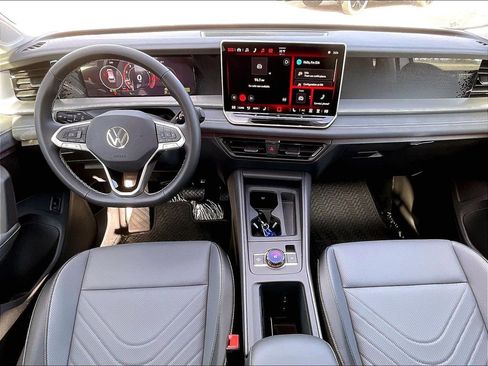 New 2026 Volkswagen Tiguan SE image 12