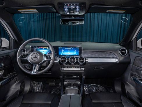 New 2026 Mercedes-Benz GLB 250 4MATIC image 13