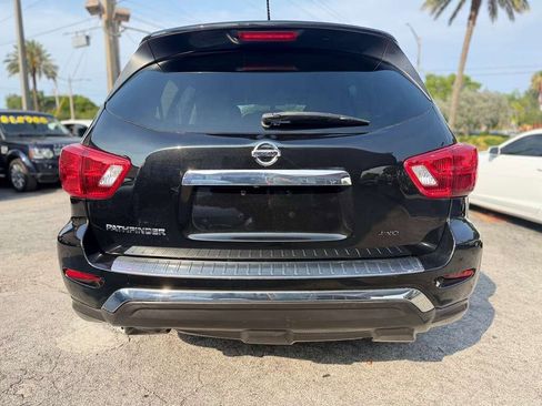Used 2017 Nissan Pathfinder S AWD/4WD image 4