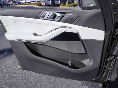 New 2025 BMW X7 xDrive40i w/ M Sport Package image 19