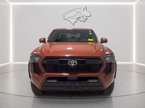 Used 2025 Toyota Tacoma TRD Off-Road w/ TRD Off Road Premium Package image 2