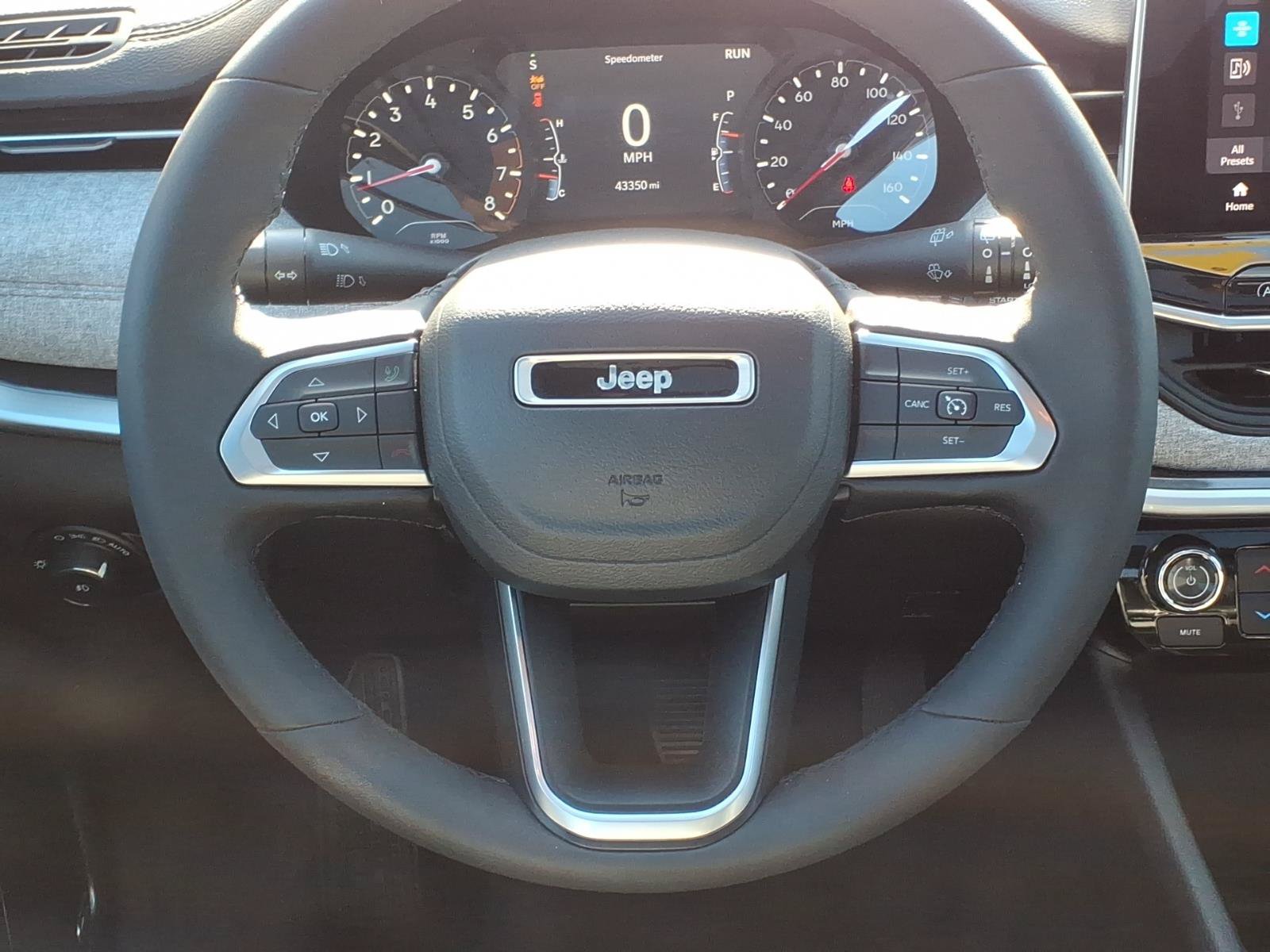 Used 2023 Jeep Compass Latitude w/ Sun and Sound Group AWD/4WD image 14
