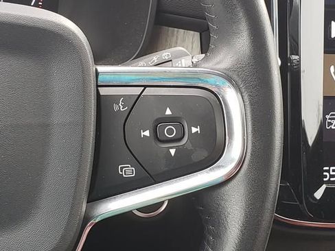 Used 2019 Volvo XC40 T4 Inscription image 27