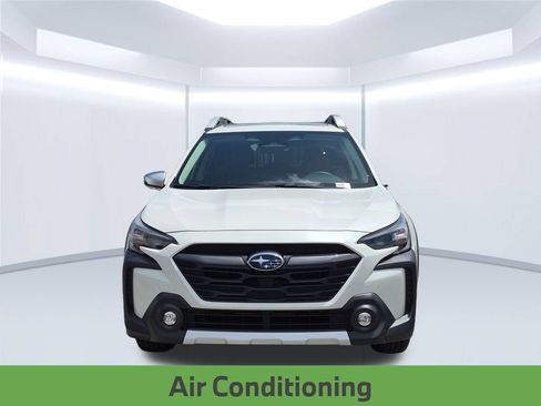 Used 2025 Subaru Outback Touring AWD/4WD image 11