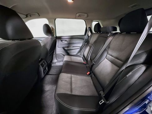 Used 2025 Nissan Rogue SV AWD/4WD image 26