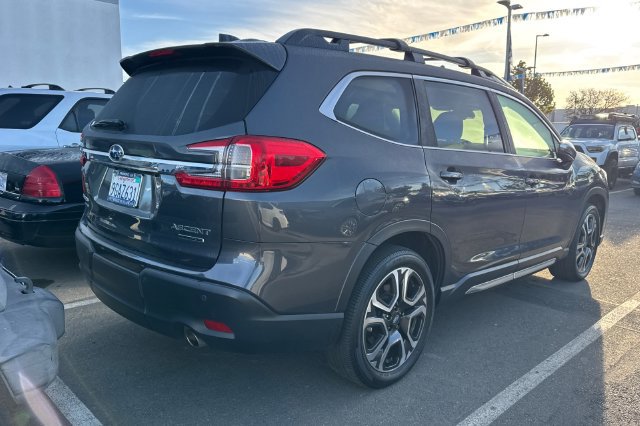 Used 2023 Subaru Ascent Limited w/ Technology Package AWD/4WD image 5