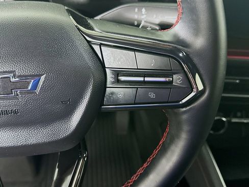 Used 2025 Chevrolet Traverse RS image 27