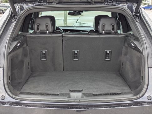 Used 2023 Cadillac XT4 Sport w/ LPO, Onyx Lite Package FWD image 13
