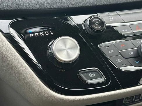 Used 2024 Chrysler Voyager LX image 20