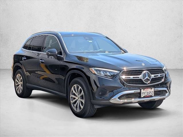 Used 2026 Mercedes-Benz GLC 300 image 3