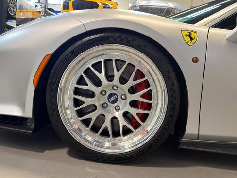 Used 2020 Ferrari 488 Pista Coupe RWD image 13