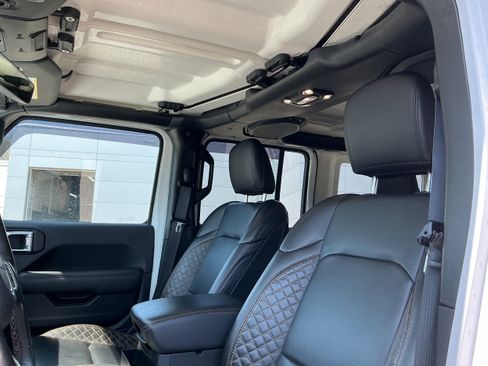 Used 2021 Jeep Wrangler Unlimited Sahara AWD/4WD image 7