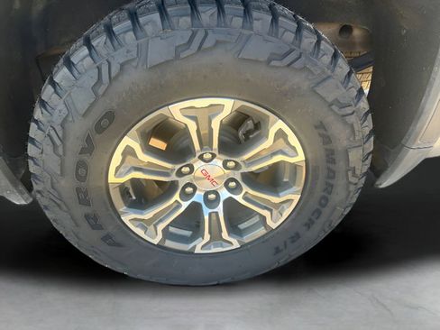 Used 2025 GMC Sierra 1500 SLT AWD/4WD image 10