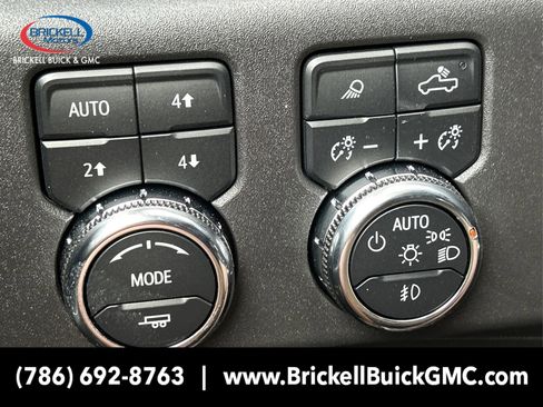 New 2025 GMC Sierra 1500 SLT w/ SLT Convenience Package image 21