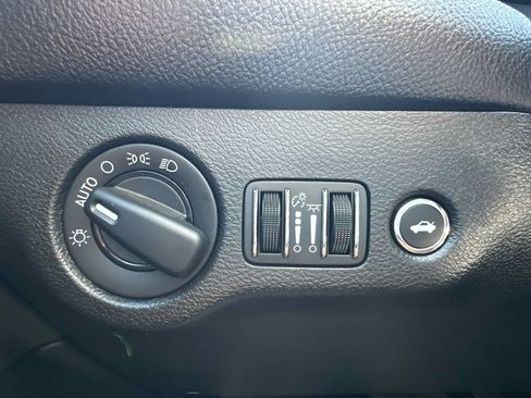 Used 2019 Dodge Challenger SXT RWD image 22