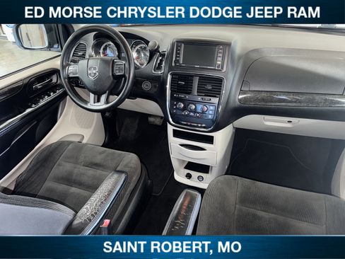 Used 2018 Dodge Grand Caravan SE w/ UConnect Hands-Free Group FWD image 25