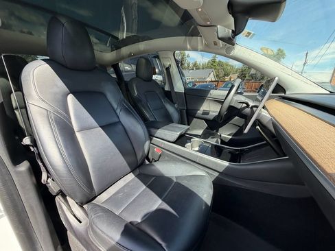 Used 2021 Tesla Model Y Long Range AWD/4WD image 4