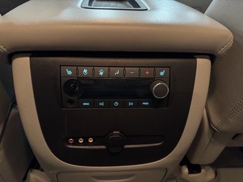 Used 2011 GMC Yukon SLT w/ SLT-2 Equipment Package image 30