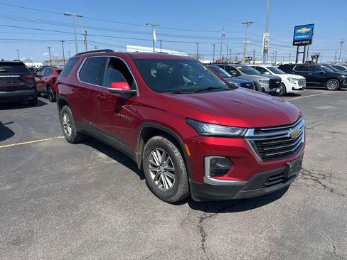 Used 2023 Chevrolet Traverse LT FWD image 1