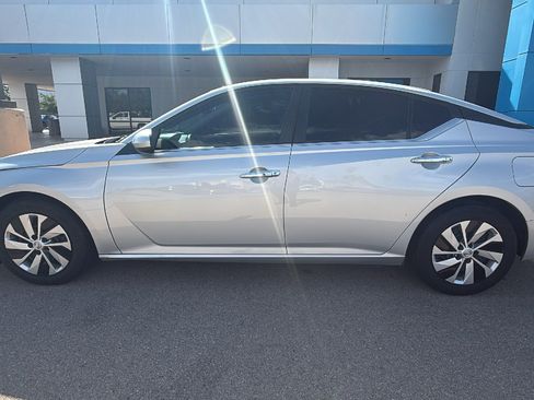 Used 2021 Nissan Altima 2.5 S FWD image 4