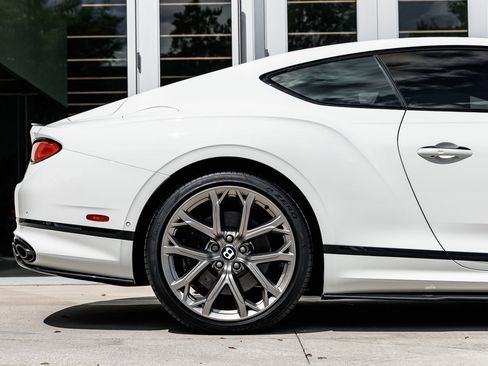 Used 2024 Bentley Continental GT V8 image 5