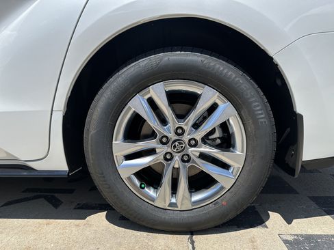 New 2026 Toyota Sienna Limited AWD/4WD image 27