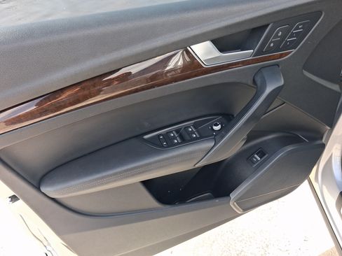 Used 2019 Audi Q5 2.0T Premium Plus w/ Premium Plus Package AWD/4WD image 12