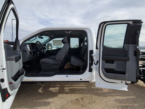 New 2026 Ford F550 4x4 SuperCab Super Duty image 8