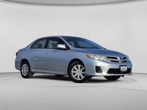 Used 2011 Toyota Corolla LE FWD image 4