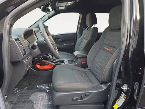 Used 2025 Nissan Frontier PRO-4X w/ Pro Convenience Package image 9