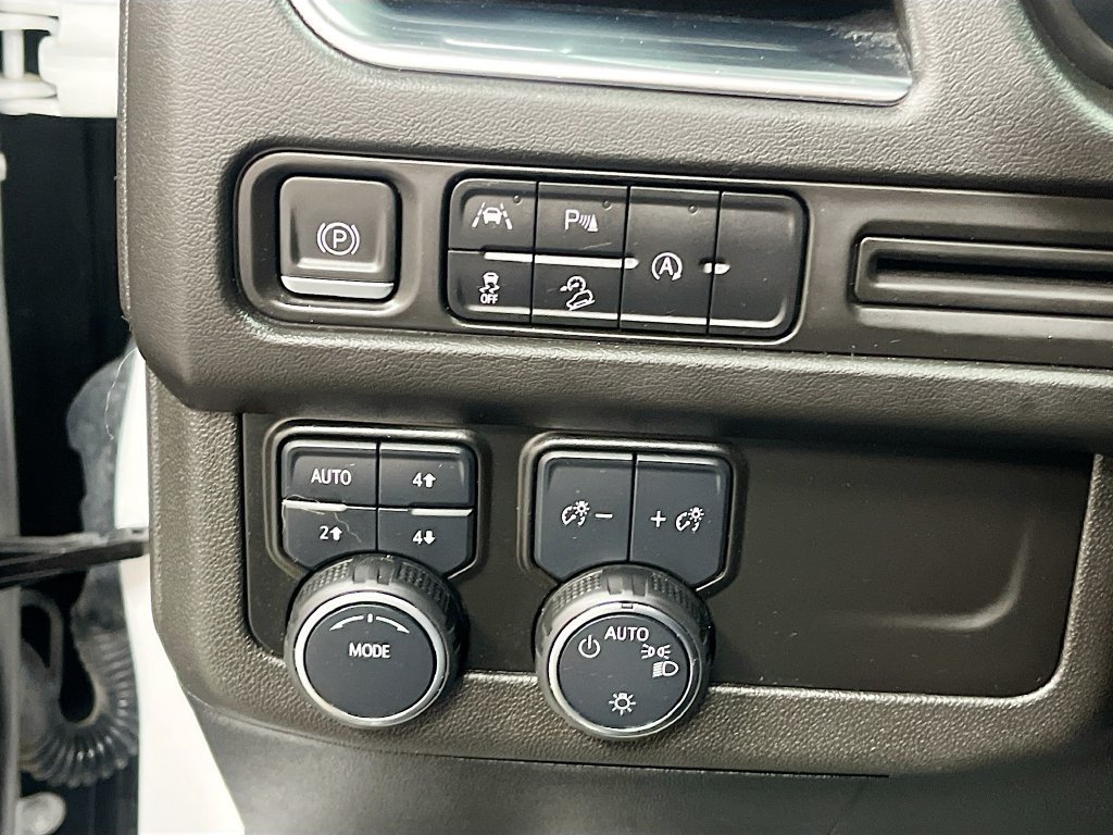 Used 2023 Chevrolet Tahoe Premier AWD/4WD image 10