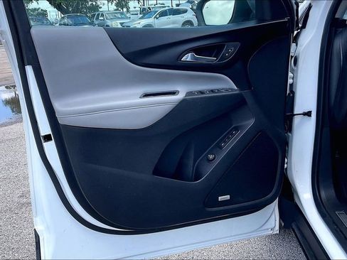 Used 2020 Chevrolet Equinox Premier FWD image 17