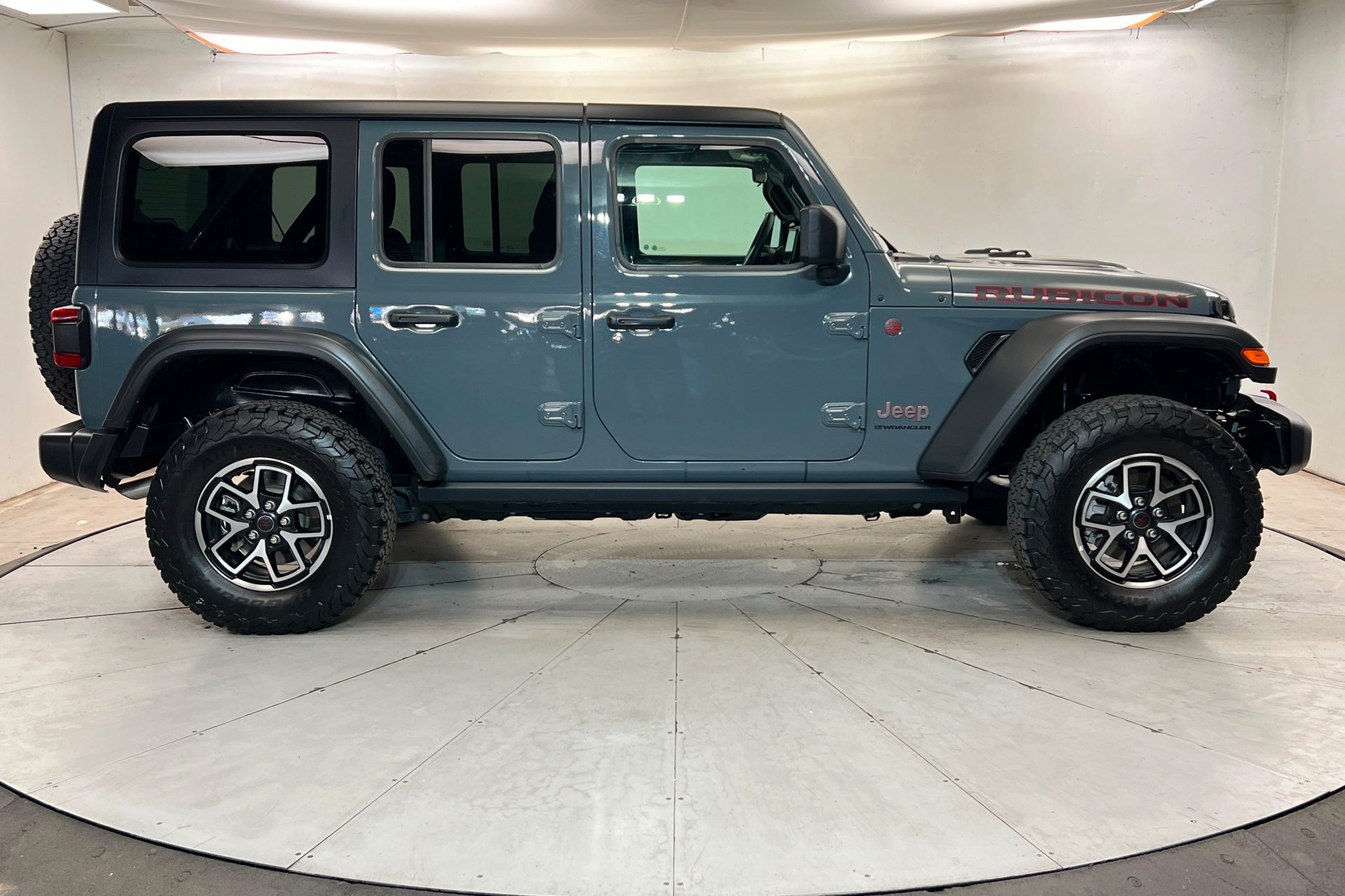 Certified 2026 Jeep Wrangler Unlimited Rubicon AWD/4WD image 6