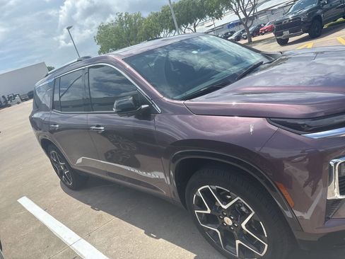 Certified 2025 Chevrolet Traverse High Country image 2