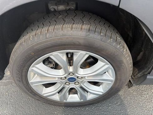 Used 2022 Ford Edge Titanium AWD/4WD image 26