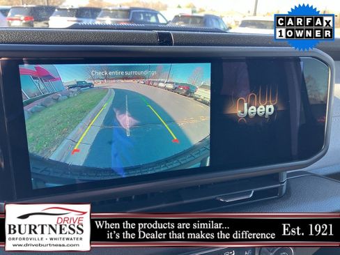 Used 2024 Jeep Wrangler Willys image 32