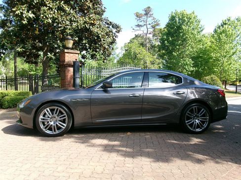 Used 2016 Maserati Ghibli RWD image 8