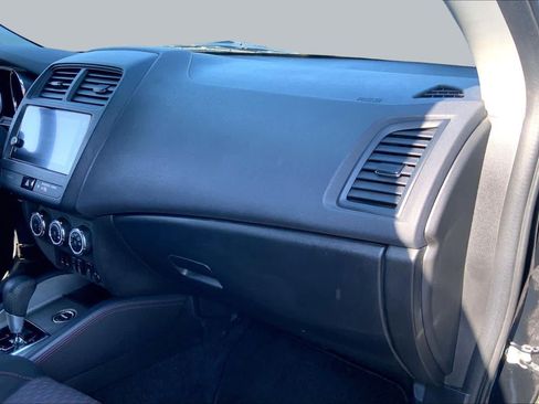 Used 2019 Mitsubishi Outlander Sport SE AWD/4WD image 18