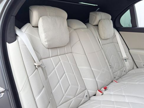 Used 2023 BMW i7 xDrive60 image 44