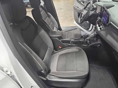 Used 2025 Chevrolet TrailBlazer LT AWD/4WD image 10