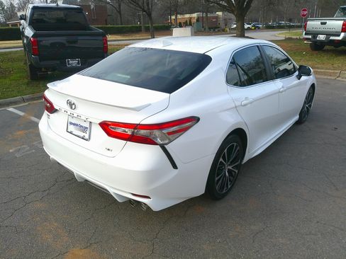 Used 2019 Toyota Camry SE image 12