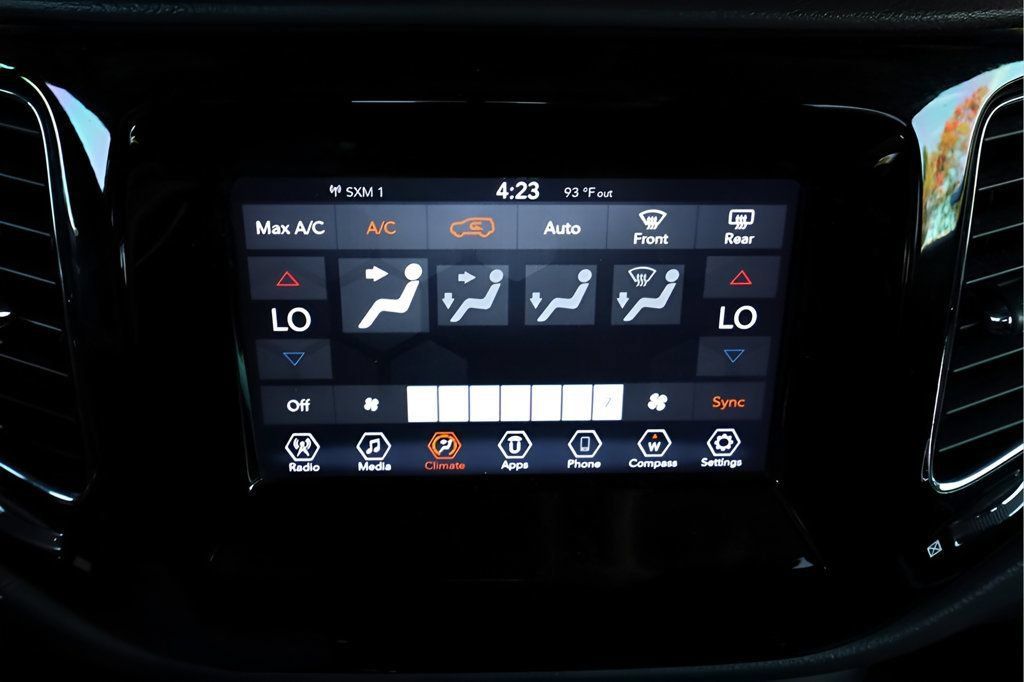 Used 2021 Jeep Compass Latitude FWD image 27