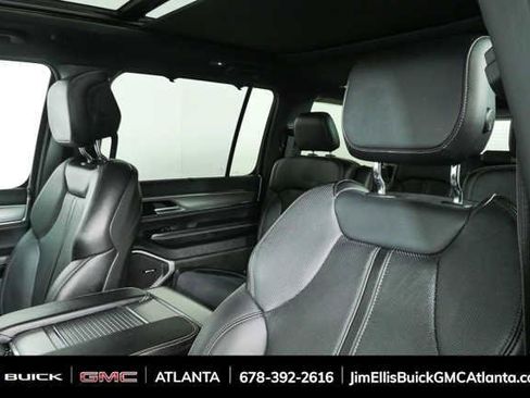 Used 2024 Jeep Wagoneer L Series II w/ Convenience Group I AWD/4WD image 5
